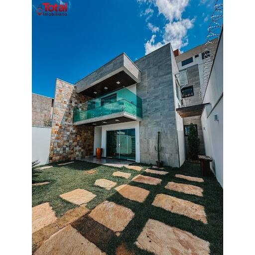 Casa, 3 quartos, 212 m² - Foto 1