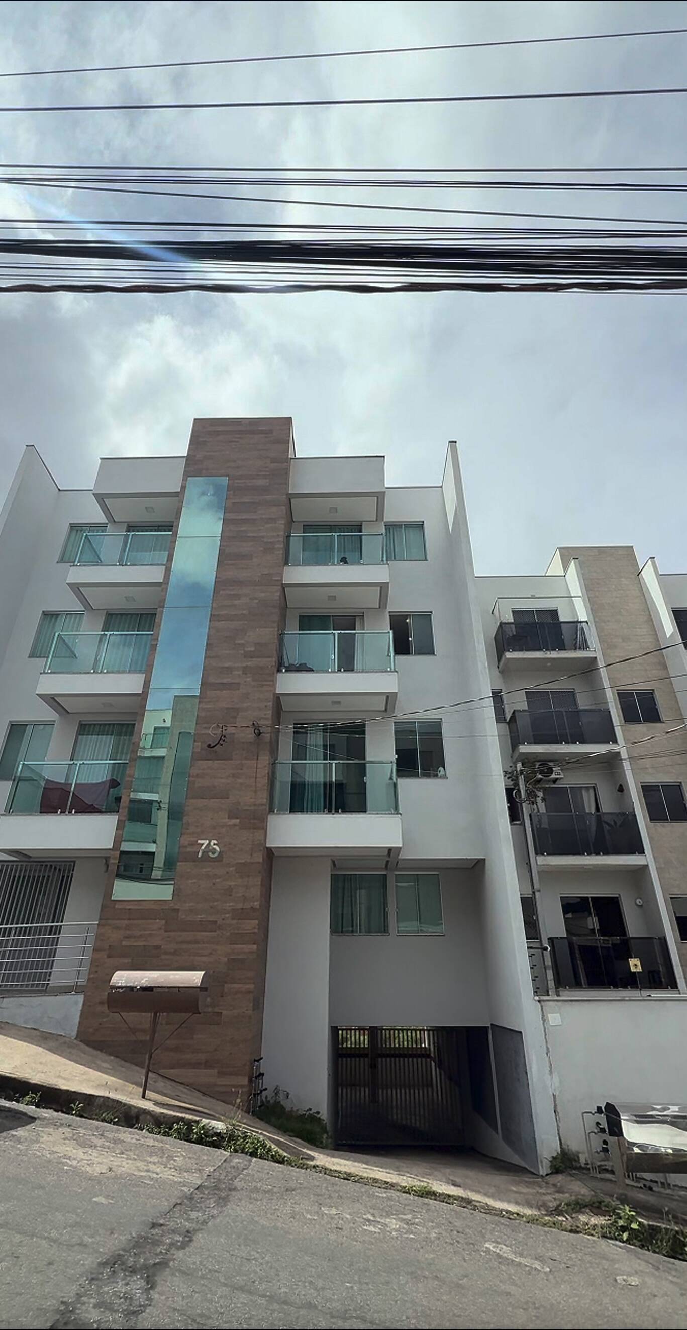 #711 - Apartamento para Venda em Coronel Fabriciano - MG