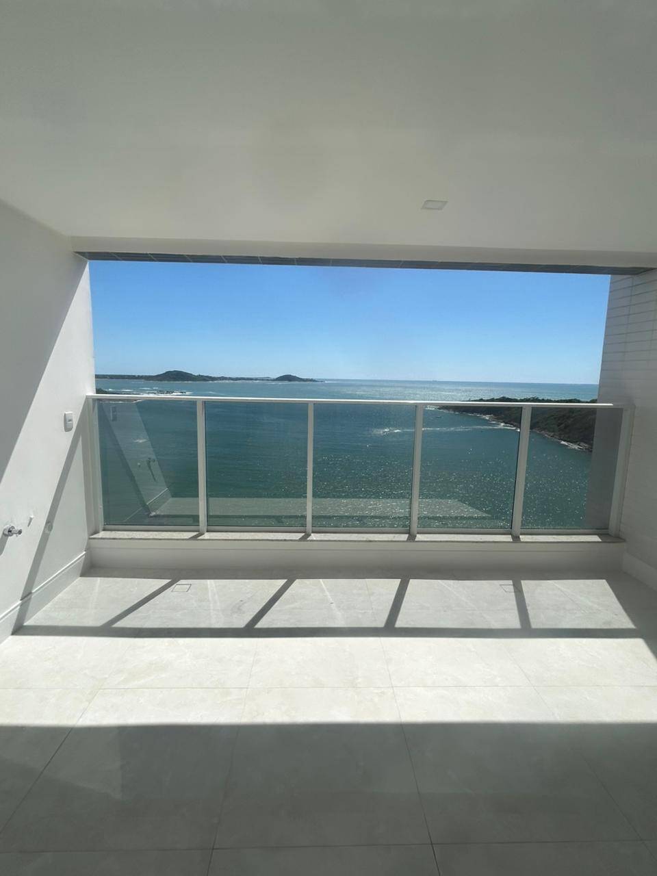 #714 - Apartamento para Venda em Guarapari - ES