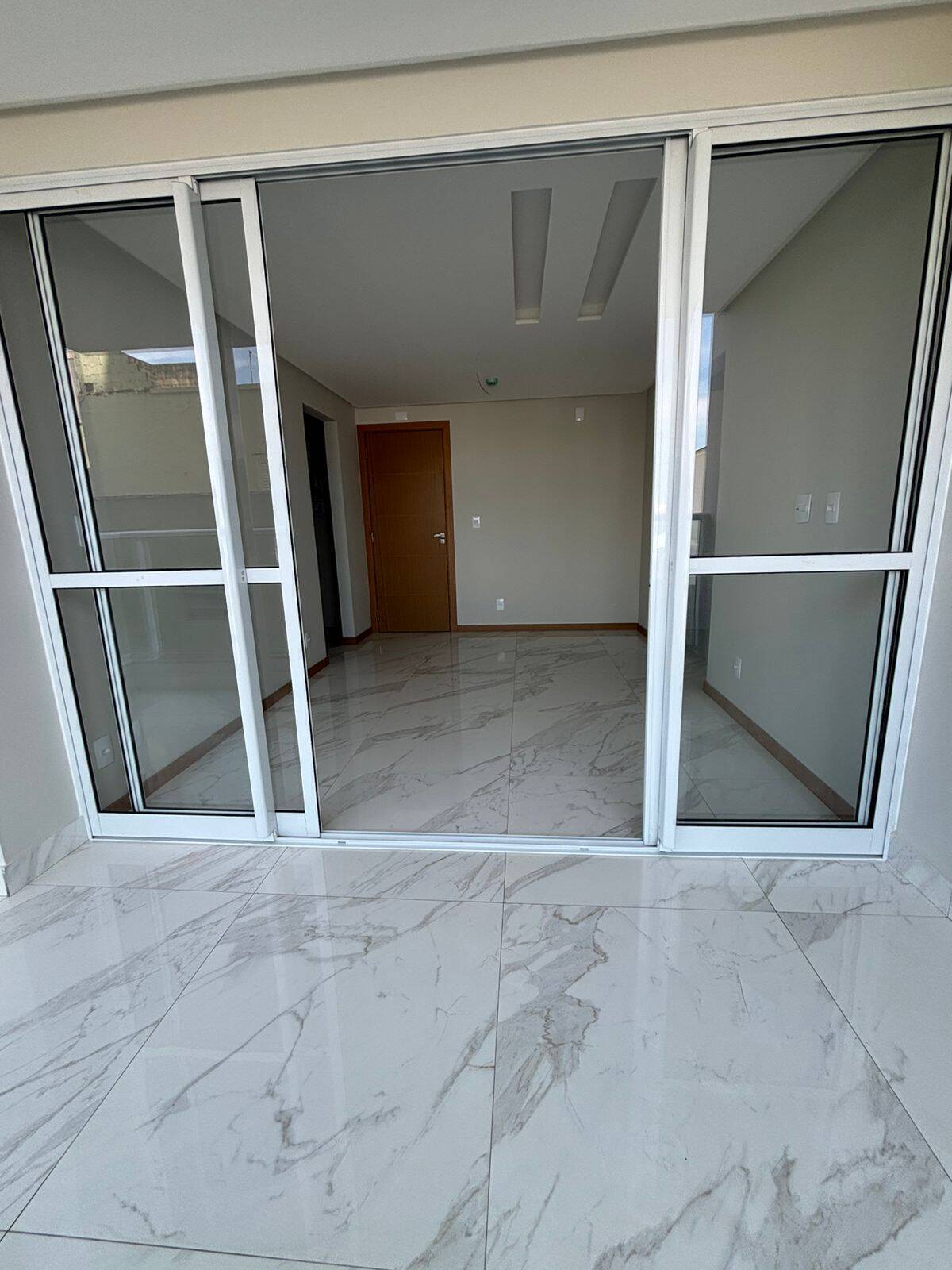#717 - Apartamento para Venda em Guarapari - ES